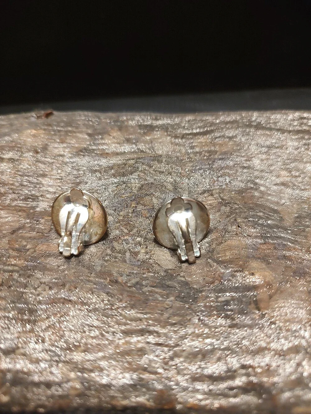 🍒🤍🍒 Timeless Retro Style Cream Ivory Domed Faux Pearl & Gold Earrings